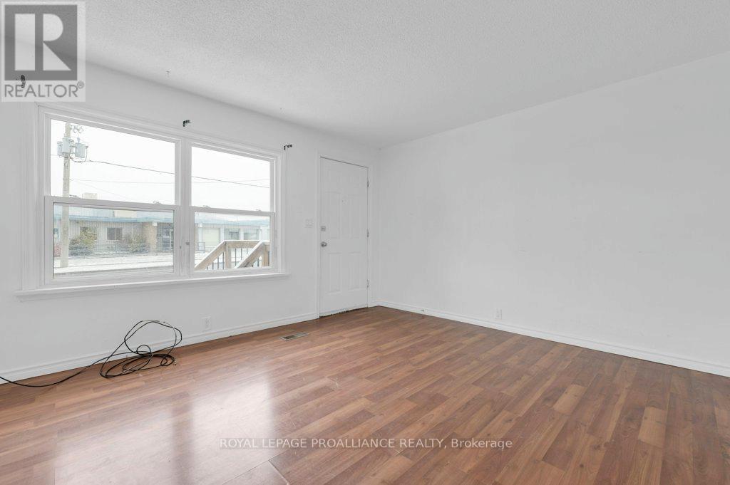 325 Sidney Street, Belleville, Ontario  K8P 3Z5 - Photo 9 - X12528806