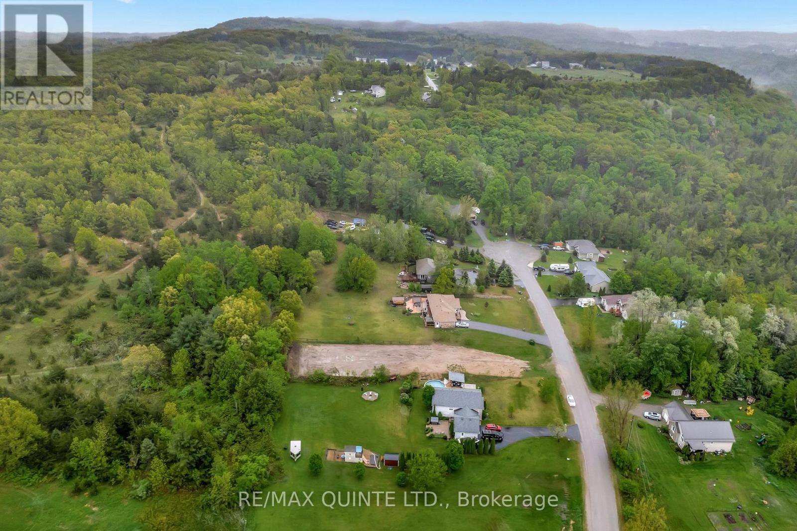 43 Deerfield Drive, Quinte West, Ontario  K0K 2C0 - Photo 6 - X12532444