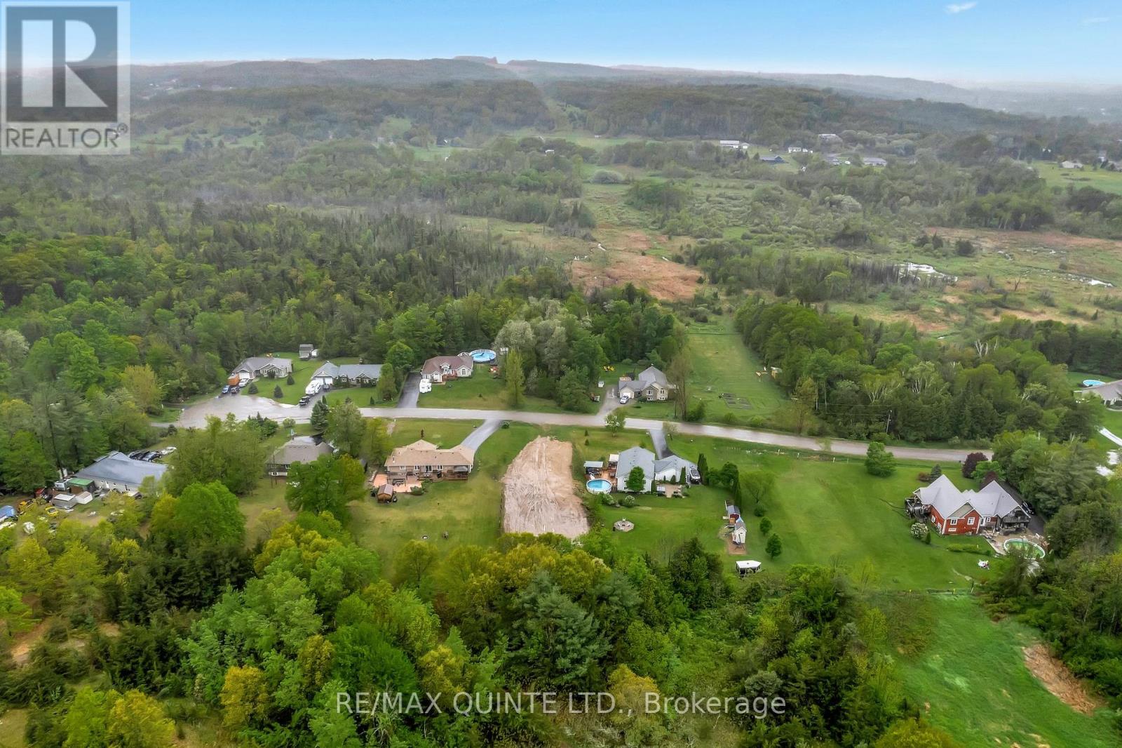 43 Deerfield Drive, Quinte West, Ontario  K0K 2C0 - Photo 8 - X12532444