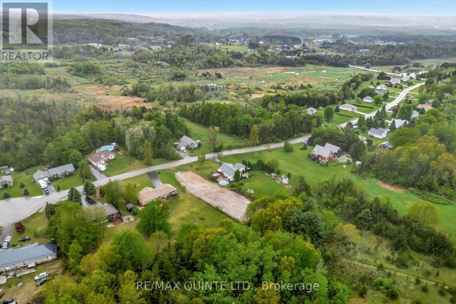 43 Deerfield Drive, Quinte West, Ontario  K0K 2C0 - Photo 9 - X12532444