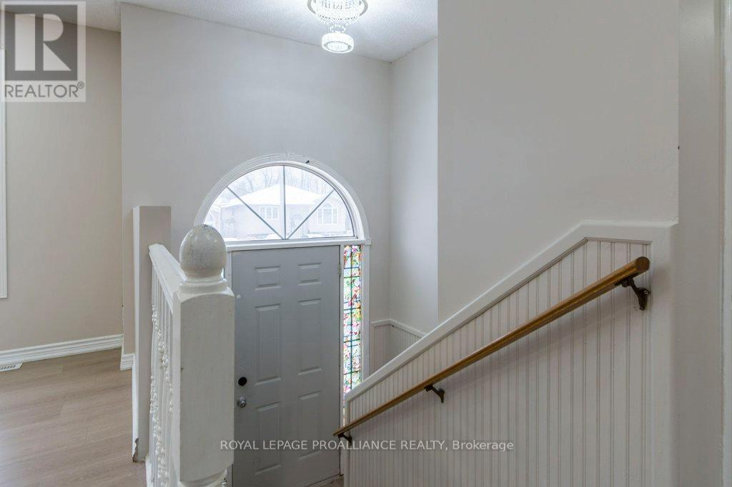 22 Faraday Gardens, Belleville, Ontario  K8P 5J5 - Photo 4 - X12532498