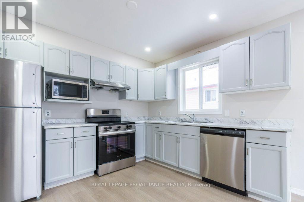 22 Faraday Gardens, Belleville, Ontario  K8P 5J5 - Photo 9 - X12532498