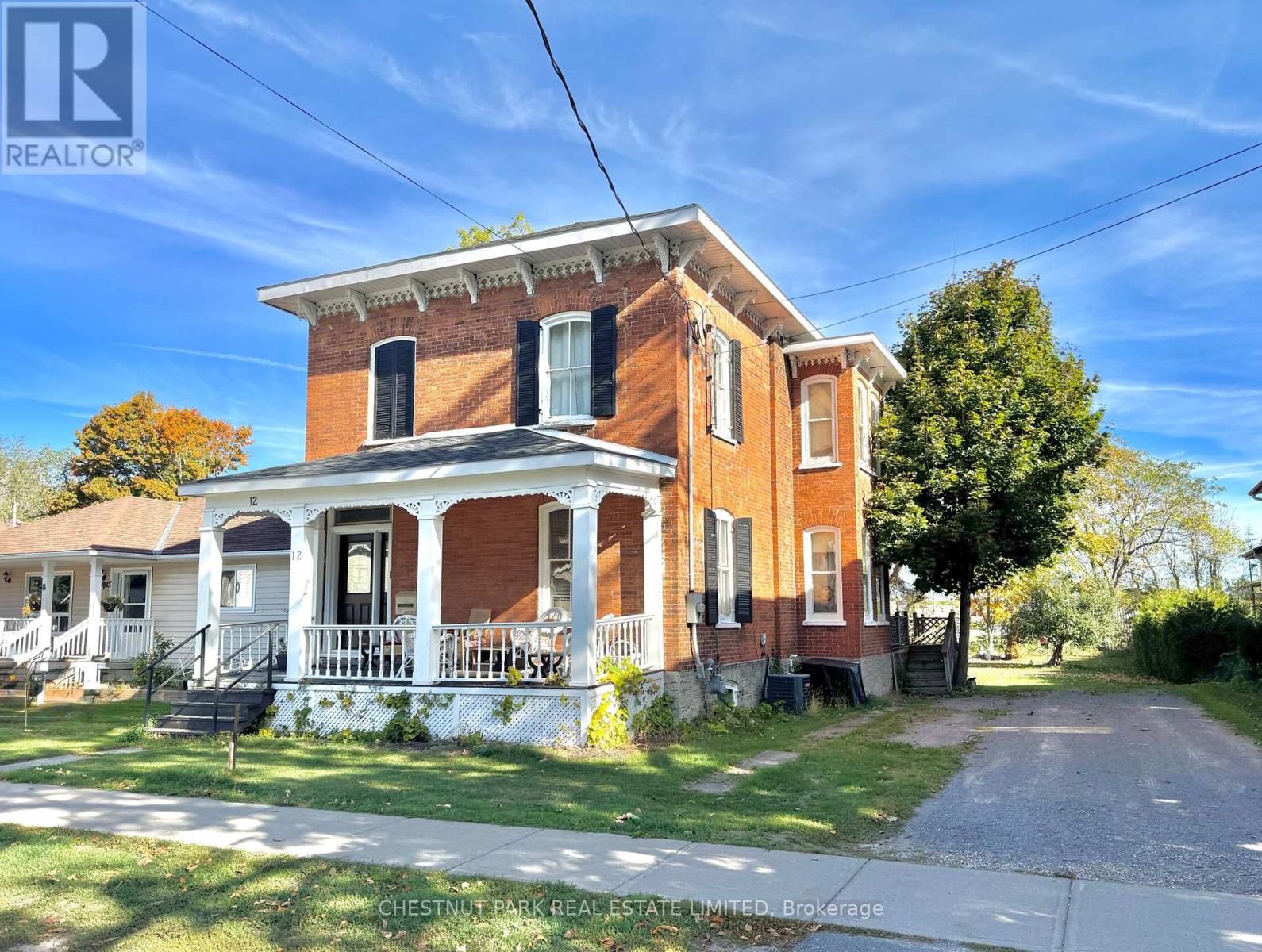 12 MAPLE AVENUE, Prince Edward County, Ontario