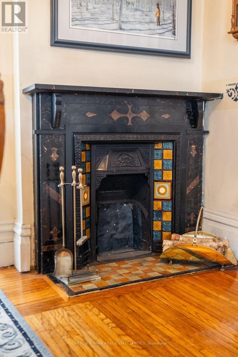 12 Maple Avenue, Prince Edward County, Ontario  K0K 2T0 - Photo 11 - X12533608