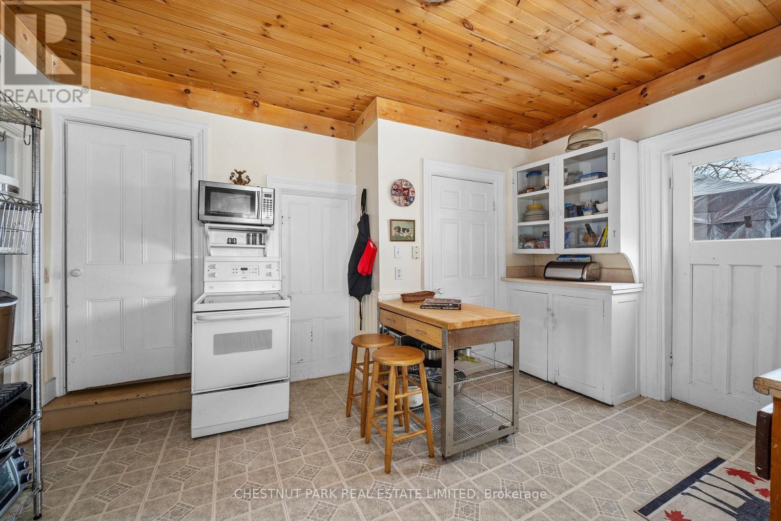 12 Maple Avenue, Prince Edward County, Ontario  K0K 2T0 - Photo 17 - X12533608