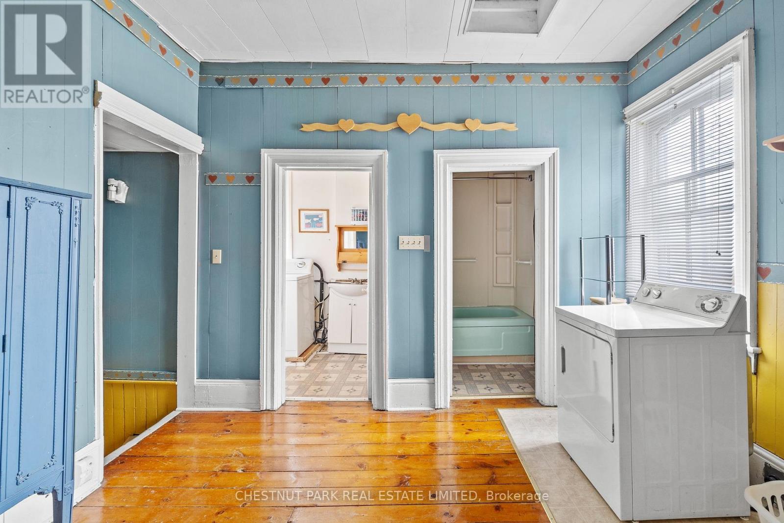 12 Maple Avenue, Prince Edward County, Ontario  K0K 2T0 - Photo 26 - X12533608