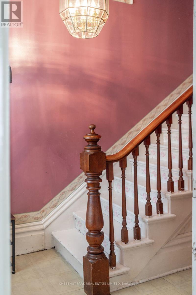 12 Maple Avenue, Prince Edward County, Ontario  K0K 2T0 - Photo 8 - X12533608