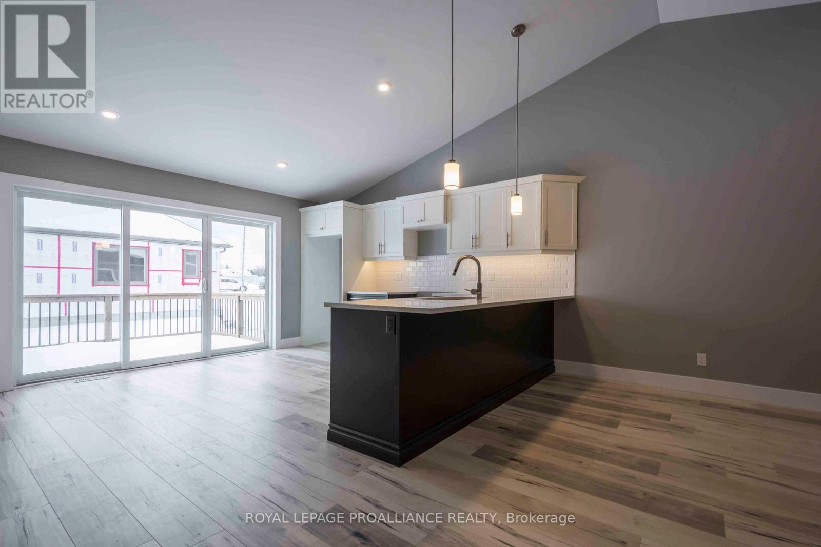 117 Farrington Crescent, Prince Edward County, Ontario  K0K 2T0 - Photo 6 - X12534336