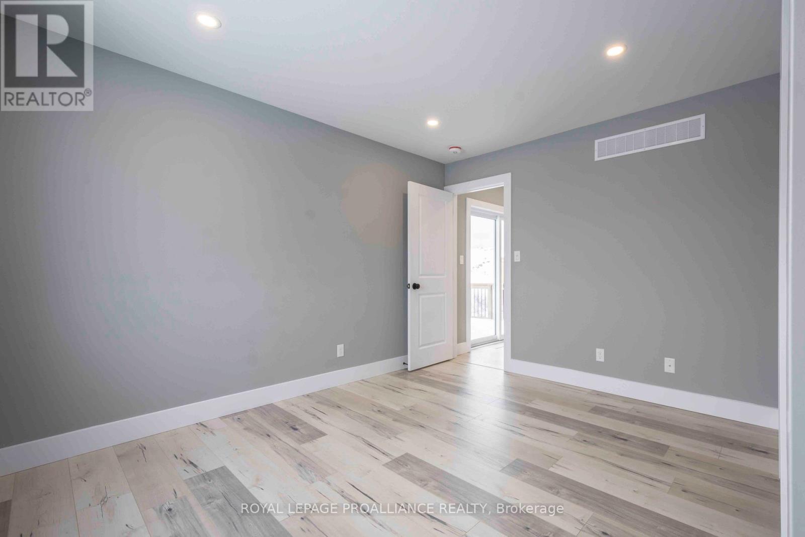 117 Farrington Crescent, Prince Edward County, Ontario  K0K 2T0 - Photo 8 - X12534336