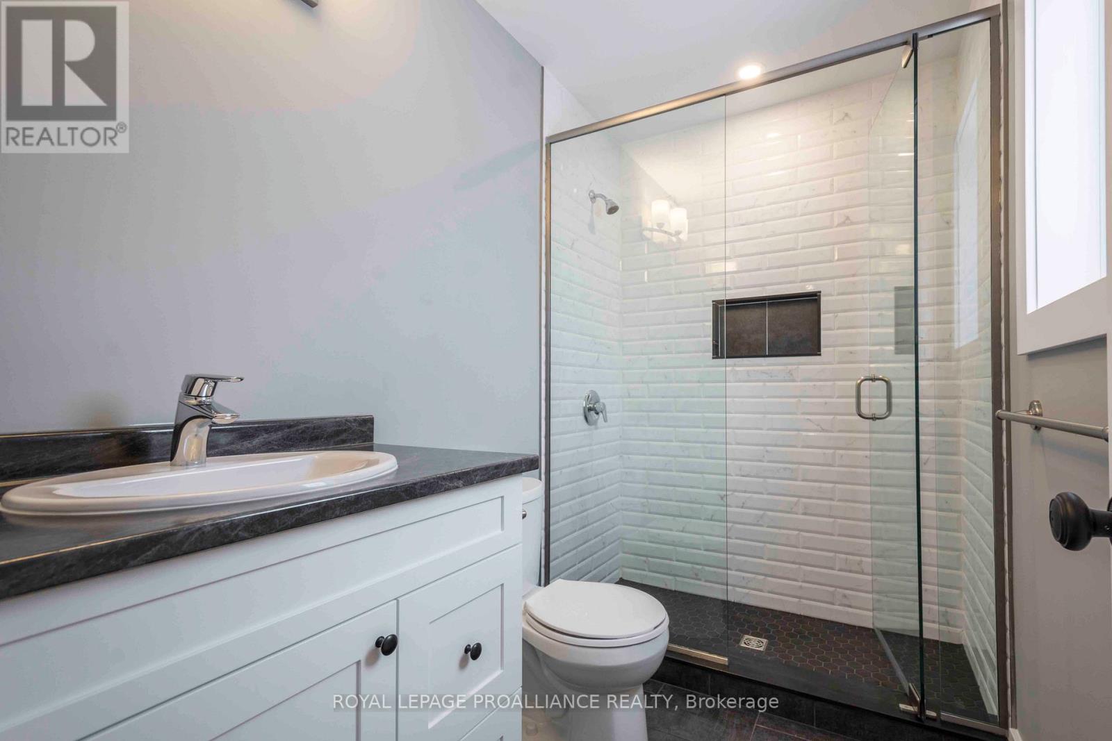 117 Farrington Crescent, Prince Edward County, Ontario  K0K 2T0 - Photo 9 - X12534336