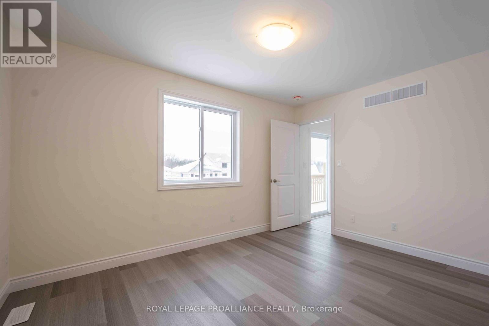 119 Farrington Crescent, Prince Edward County, Ontario  K0K 2T0 - Photo 12 - X12534416