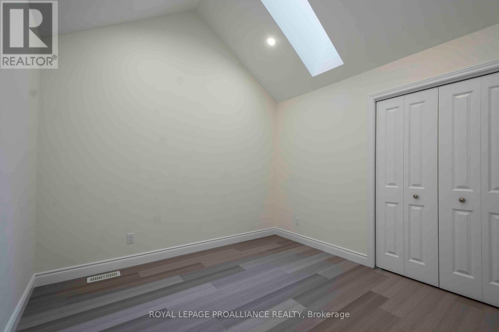 119 Farrington Crescent, Prince Edward County, Ontario  K0K 2T0 - Photo 14 - X12534416