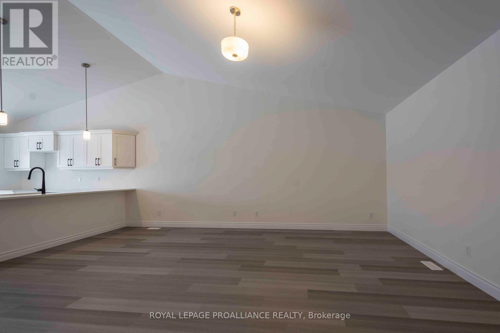 119 Farrington Crescent, Prince Edward County, Ontario  K0K 2T0 - Photo 5 - X12534416