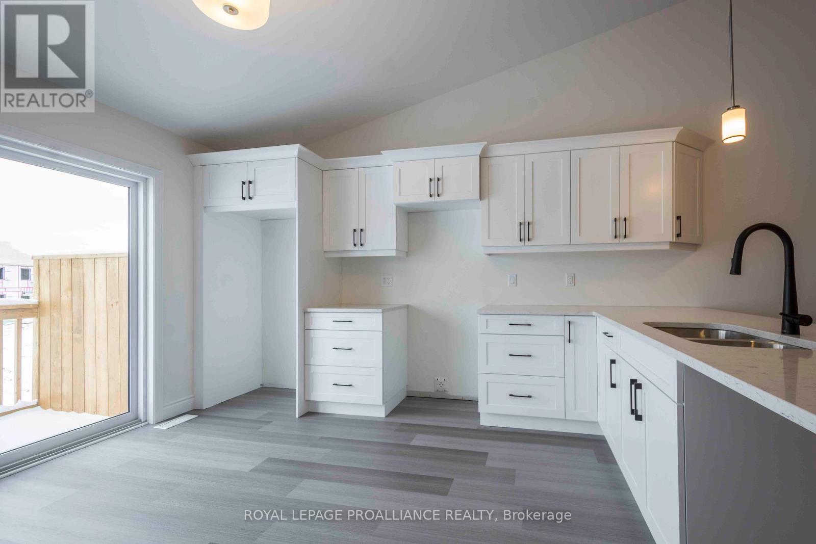 119 Farrington Crescent, Prince Edward County, Ontario  K0K 2T0 - Photo 8 - X12534416