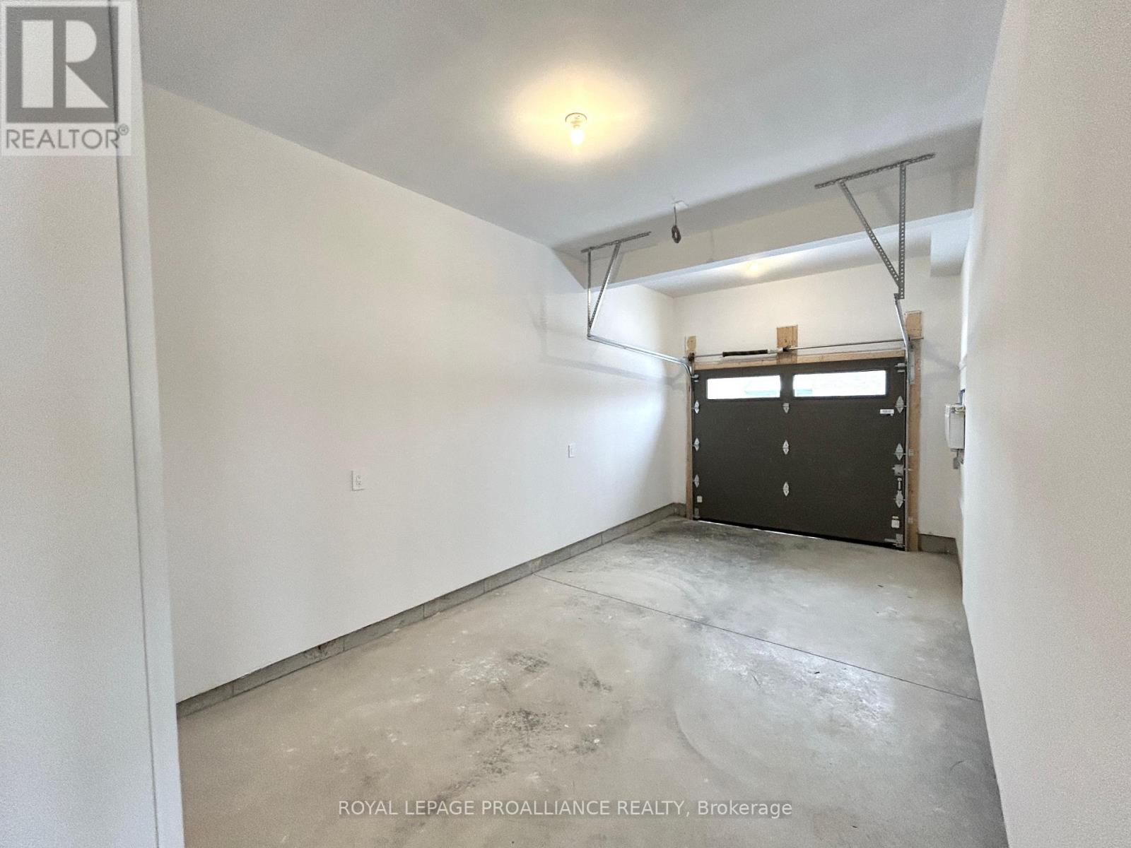 1 Otonabee Street, Belleville, Ontario  K8N 0T3 - Photo 4 - X12534438