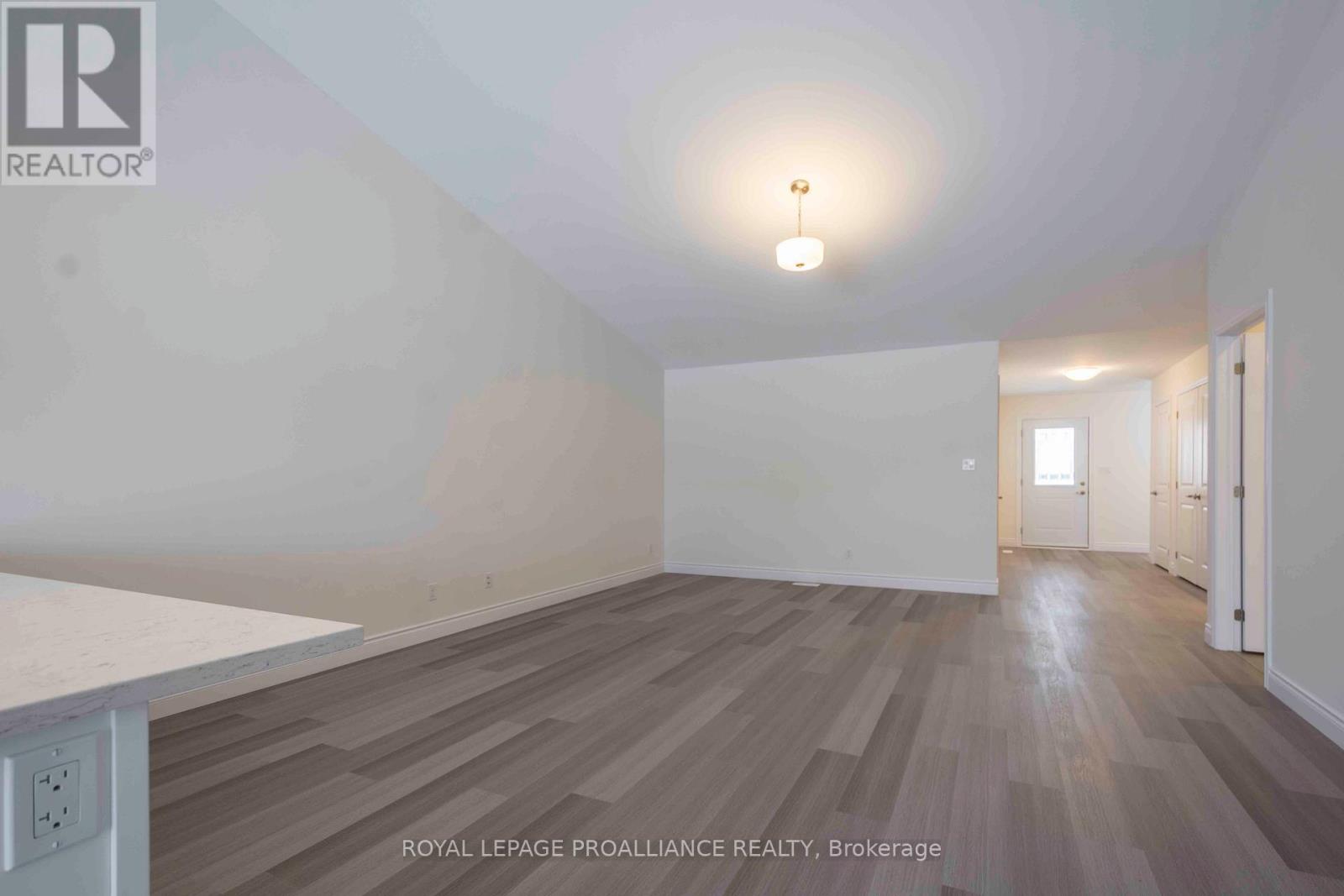 121 Farrington Crescent, Prince Edward County, Ontario  K0K 2T0 - Photo 6 - X12534456