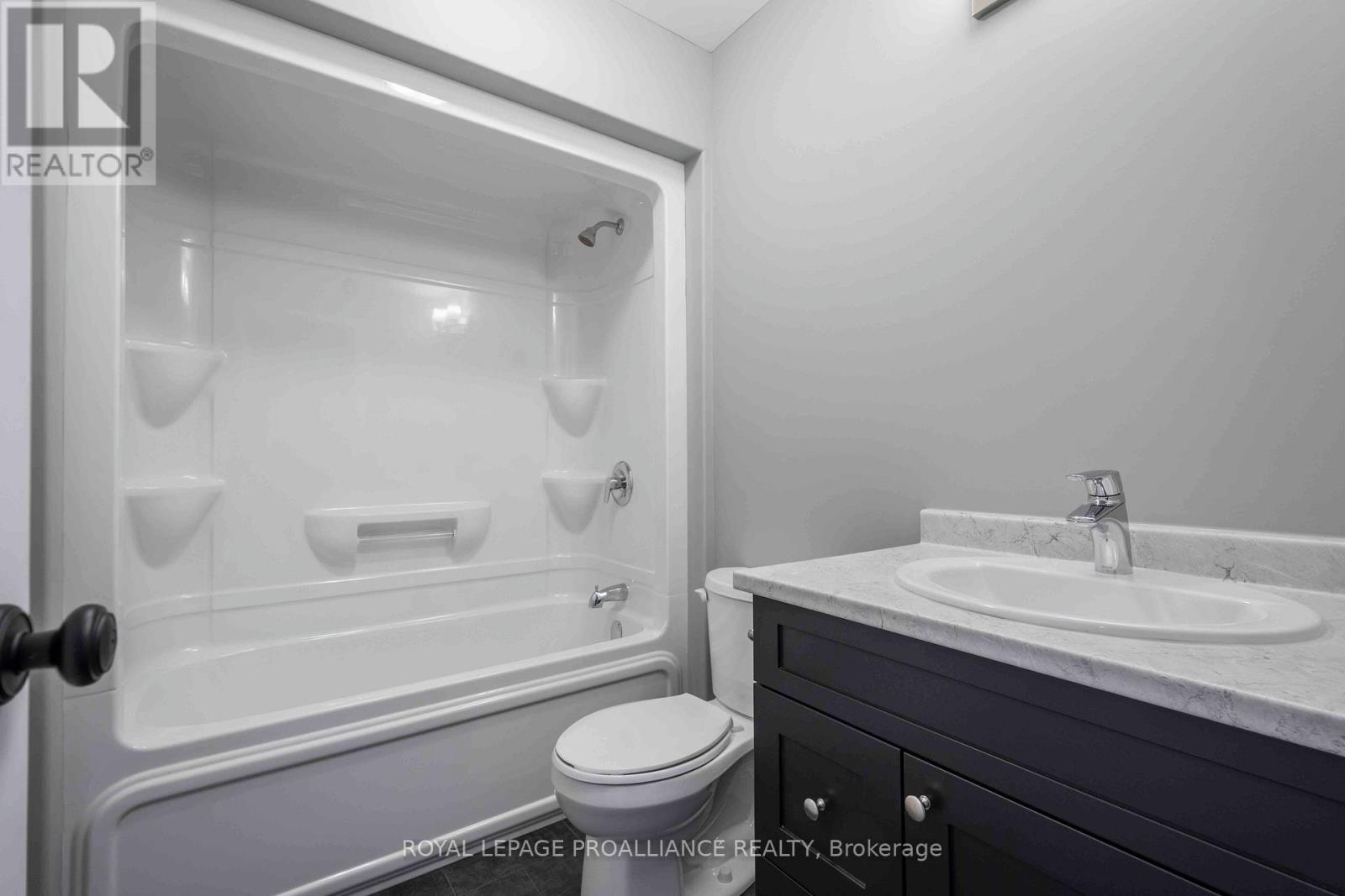 123 Farrington Crescent, Prince Edward County, Ontario  K0K 2T0 - Photo 12 - X12534498