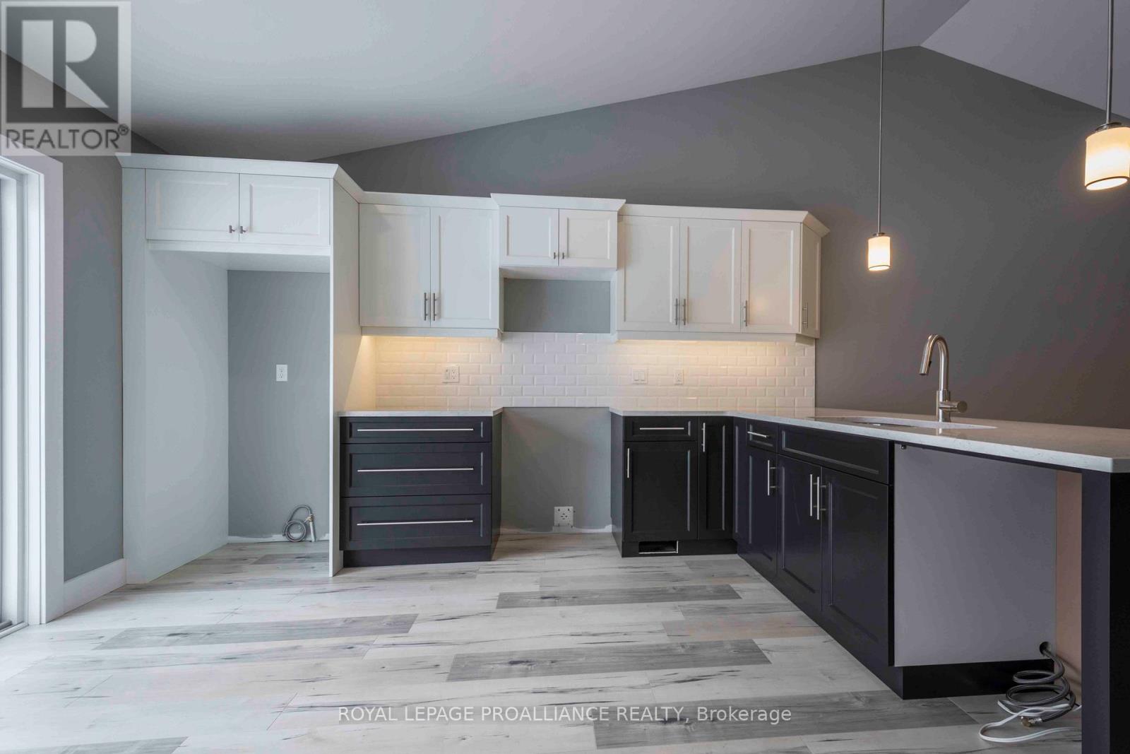 123 Farrington Crescent, Prince Edward County, Ontario  K0K 2T0 - Photo 5 - X12534498