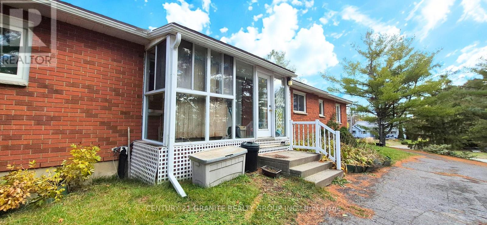 15 East Hungerford Road, Tweed, Ontario  K0K 3J0 - Photo 10 - X12535872