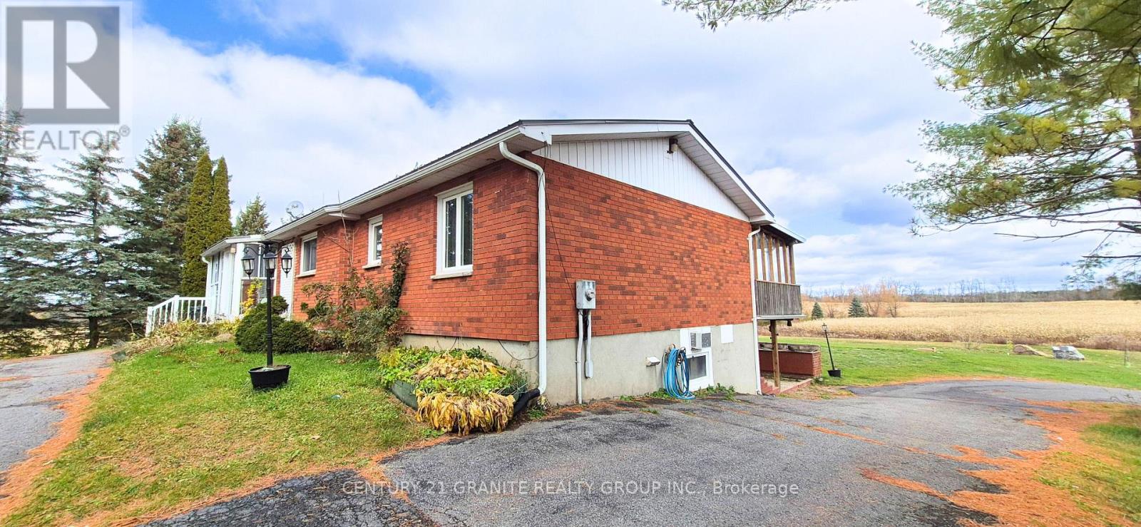 15 East Hungerford Road, Tweed, Ontario  K0K 3J0 - Photo 9 - X12535872