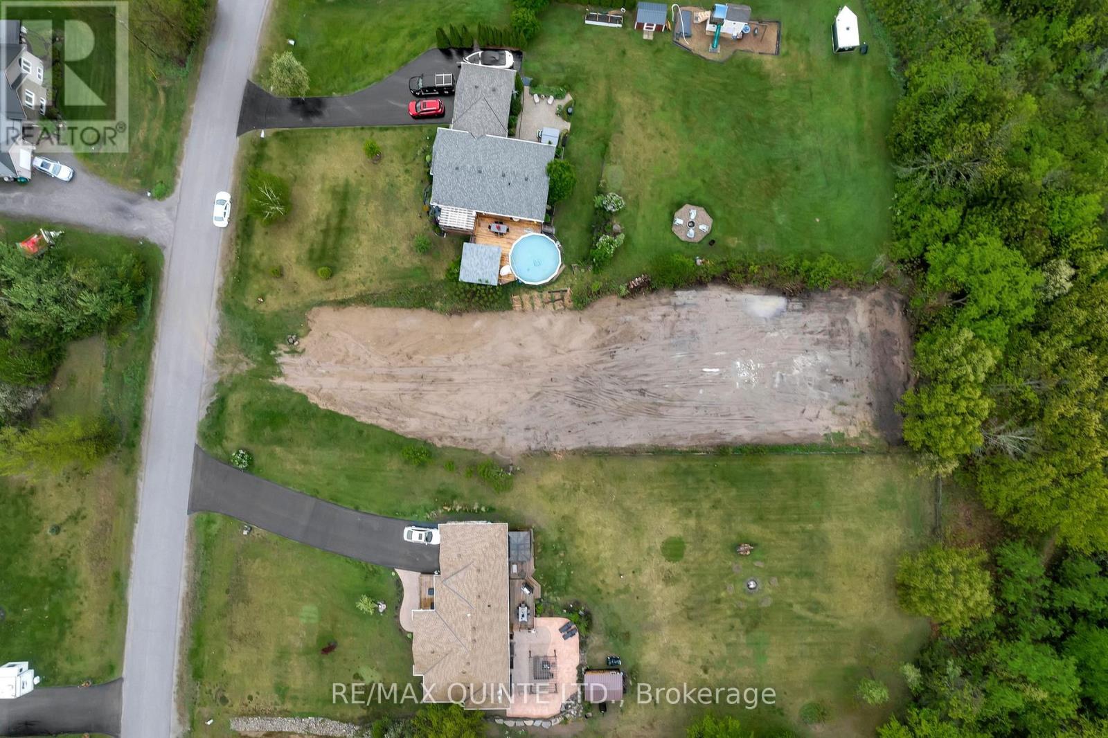 43b Deerfield Drive, Quinte West, Ontario  K0K 2C0 - Photo 5 - X12535898