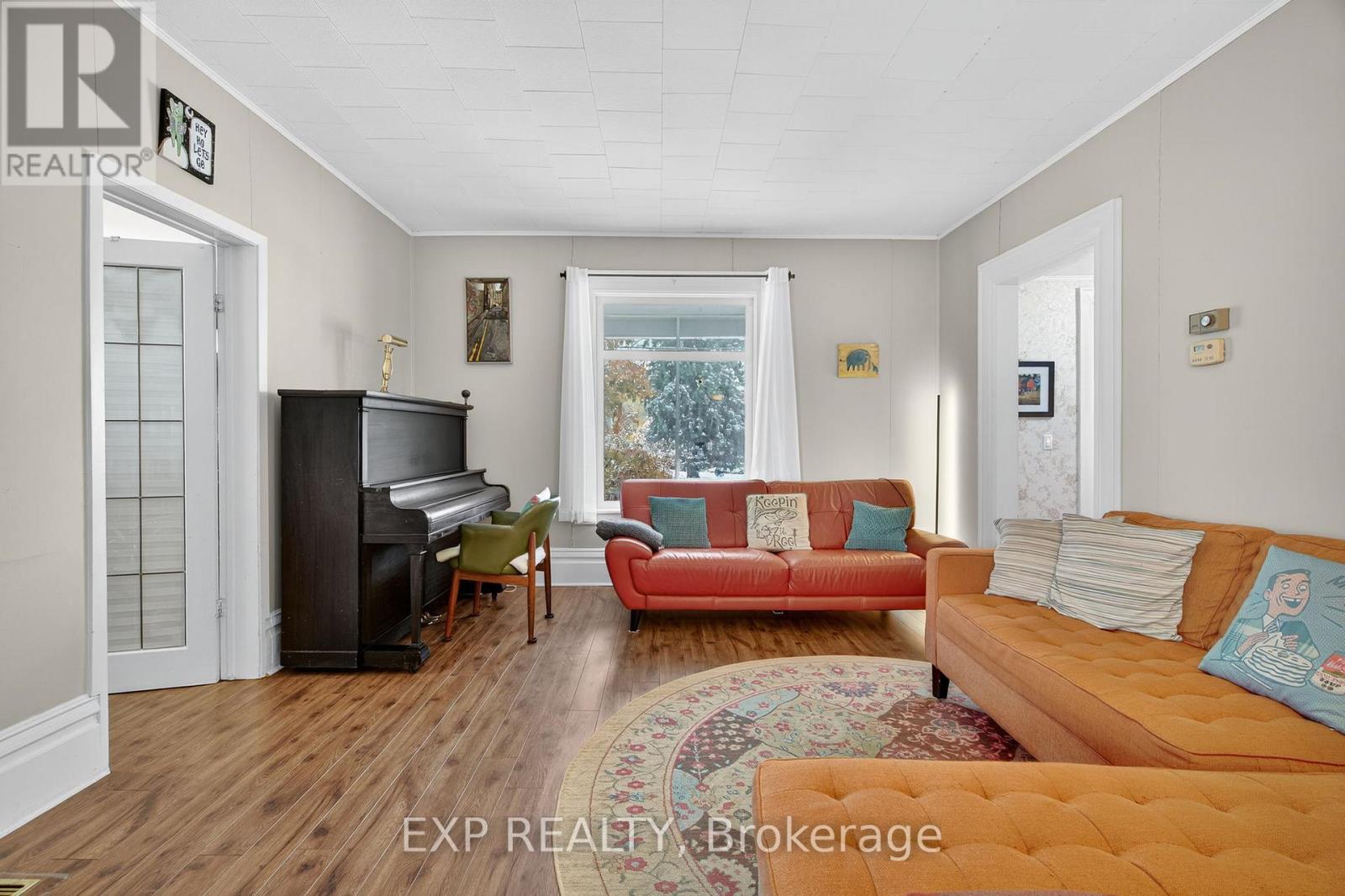 372 Main Street, Prince Edward County, Ontario  K0K 3L0 - Photo 10 - X12538820