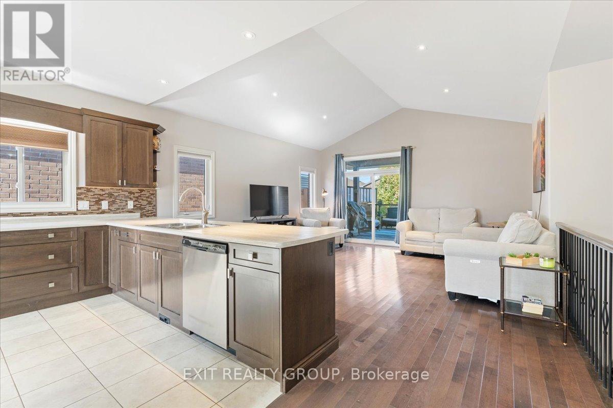 14 Cavendish Drive, Belleville, Ontario  K8N 0C2 - Photo 5 - X12540858