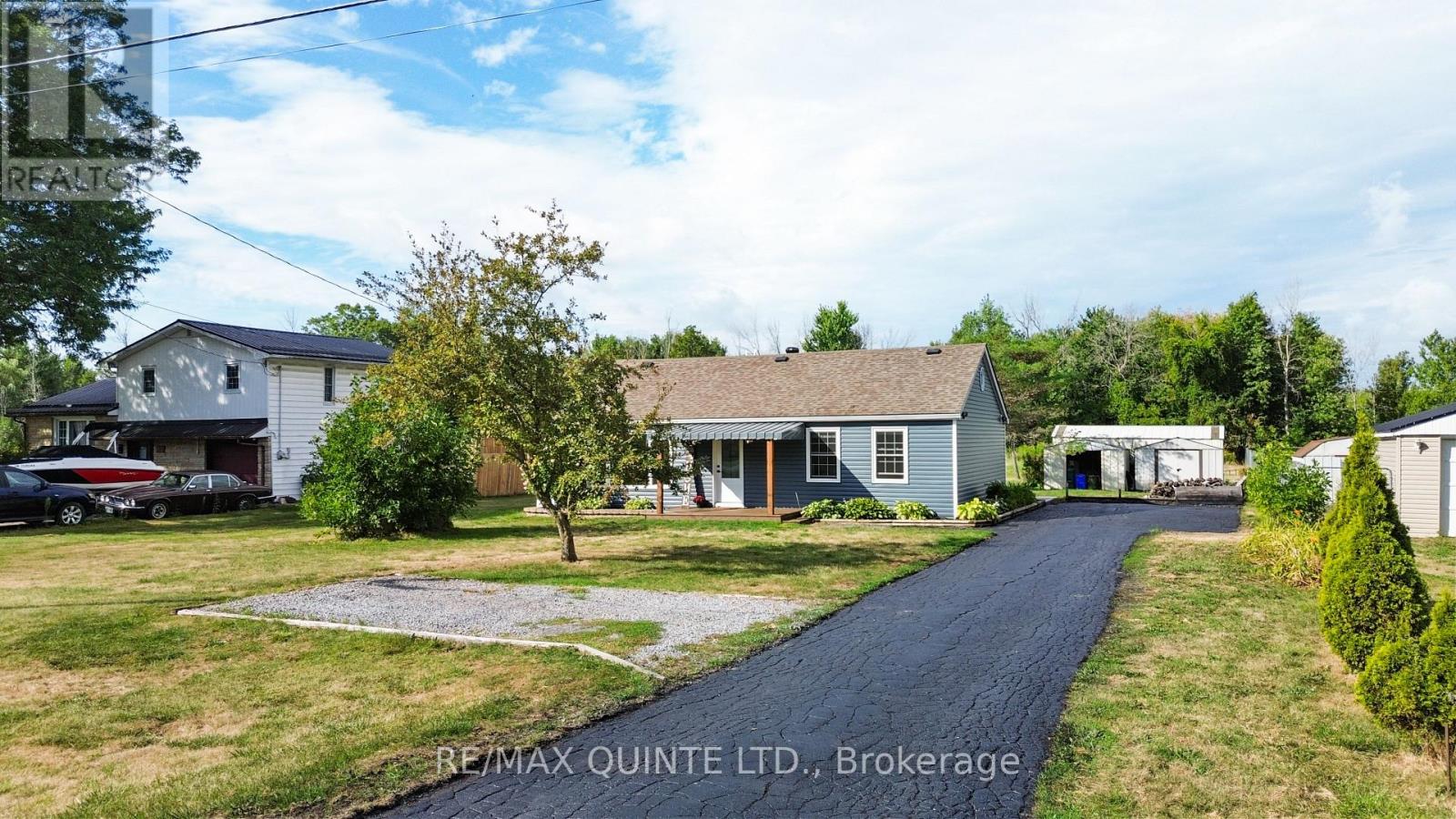 69 Ashley Street, Belleville, Ontario  K0K 2B0 - Photo 3 - X12541014