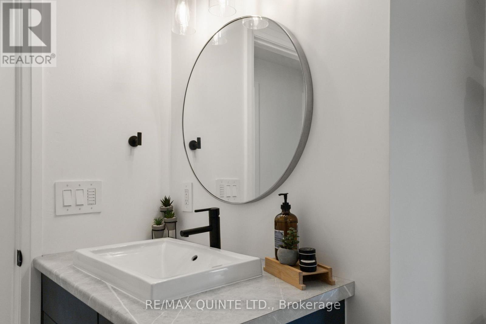 69 Ashley Street, Belleville, Ontario  K0K 2B0 - Photo 35 - X12541014