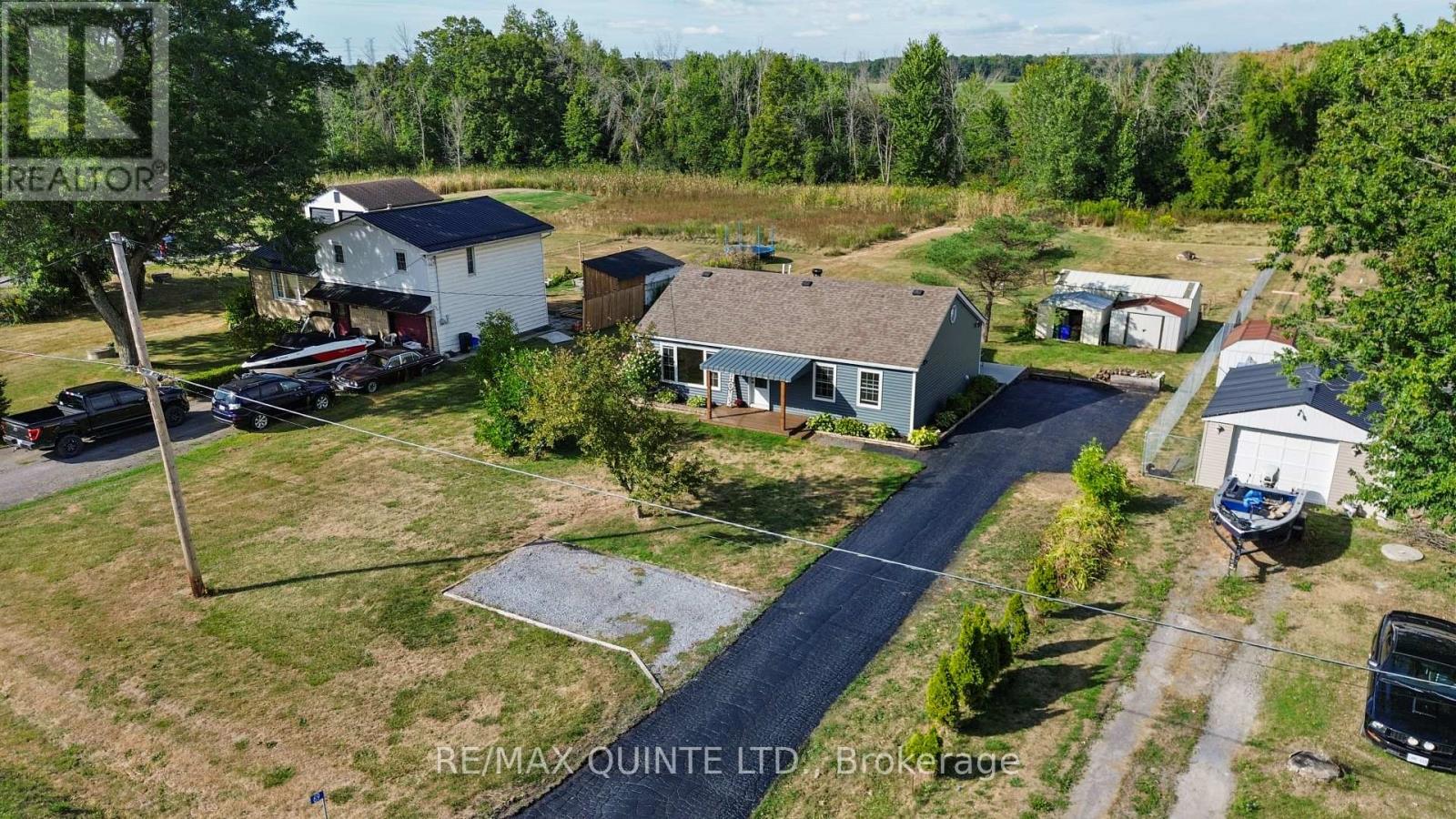 69 Ashley Street, Belleville, Ontario  K0K 2B0 - Photo 4 - X12541014