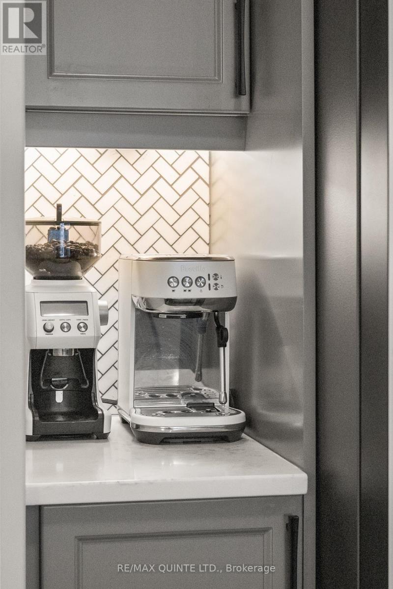 54 Athabaska Drive, Belleville, Ontario  K8N 0T2 - Photo 14 - X12541294