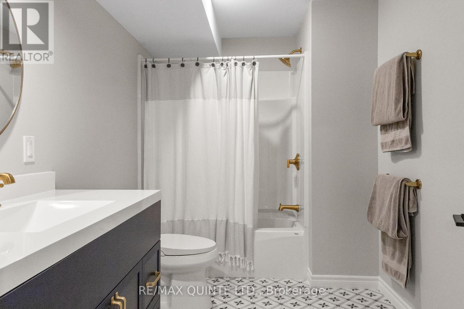 54 Athabaska Drive, Belleville, Ontario  K8N 0T2 - Photo 44 - X12541294