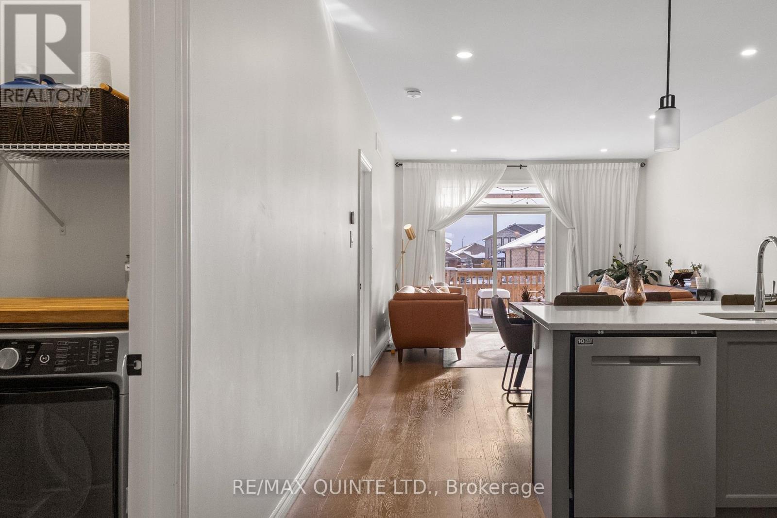 54 Athabaska Drive, Belleville, Ontario  K8N 0T2 - Photo 9 - X12541294