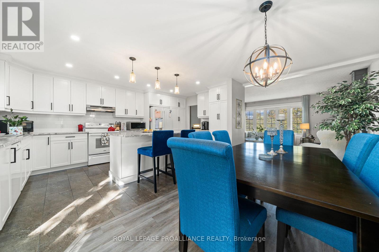 4 Kingsway Court, Belleville, Ontario  K8N 4P1 - Photo 11 - X12541564