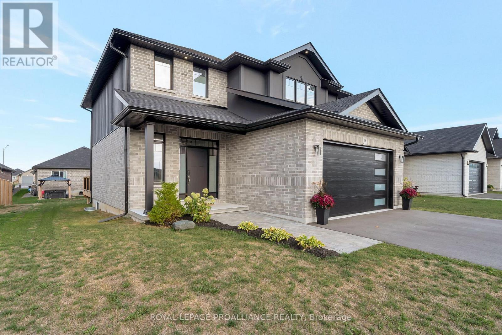 18 Raycroft Drive, Belleville, Ontario  K8N 0R4 - Photo 2 - X12541828