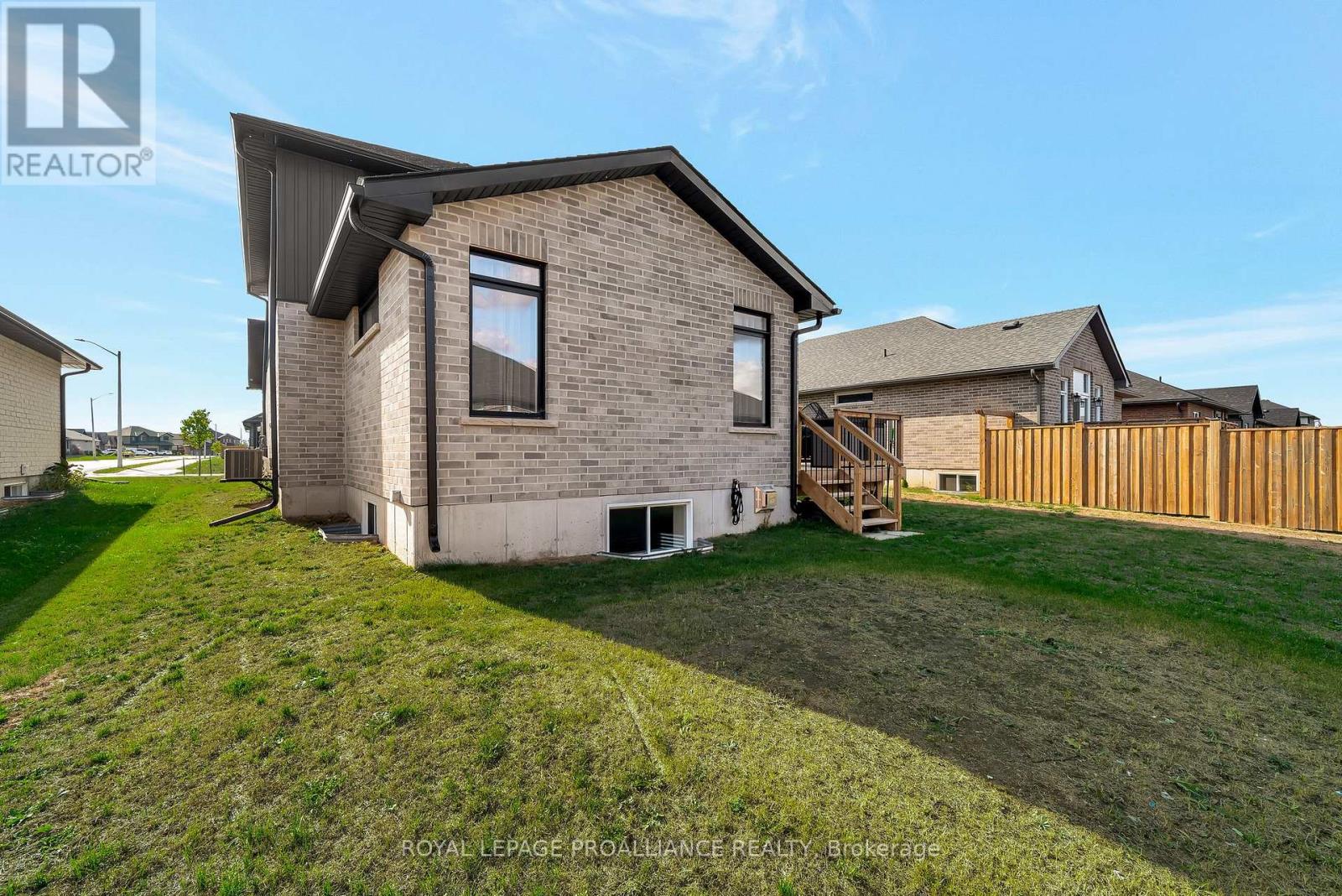 18 Raycroft Drive, Belleville, Ontario  K8N 0R4 - Photo 46 - X12541828