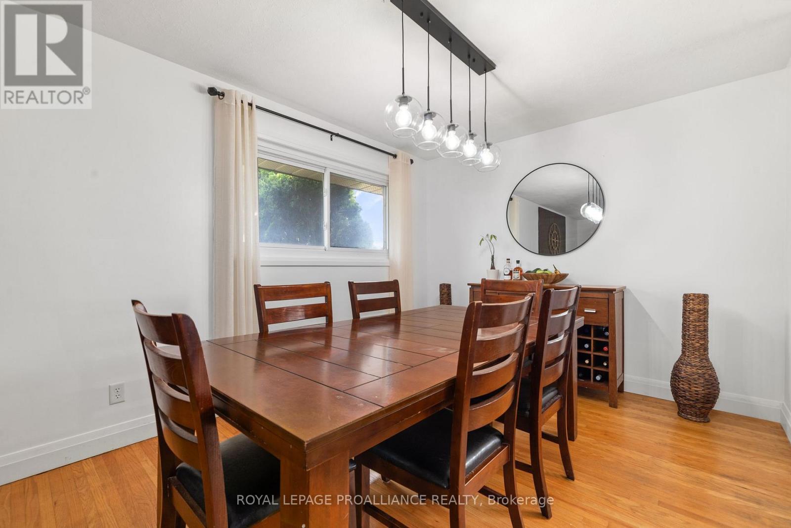 206 Elmwood Drive, Belleville, Ontario  K8N 4Z4 - Photo 16 - X12541850