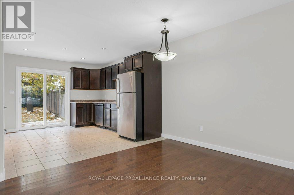 152 Cannifton Road N, Belleville, Ontario  K8P 2T1 - Photo 12 - X12542572