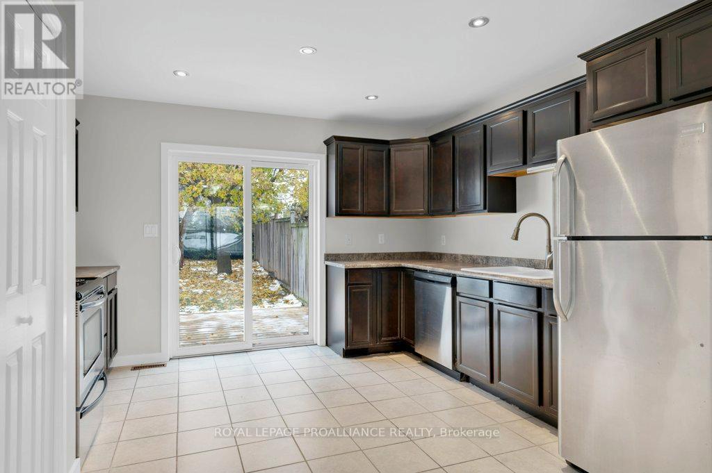 152 Cannifton Road N, Belleville, Ontario  K8P 2T1 - Photo 13 - X12542572