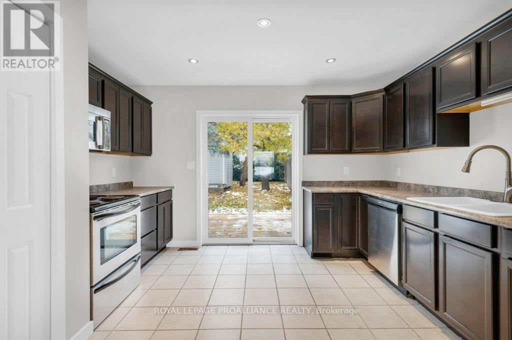 152 Cannifton Road N, Belleville, Ontario  K8P 2T1 - Photo 14 - X12542572