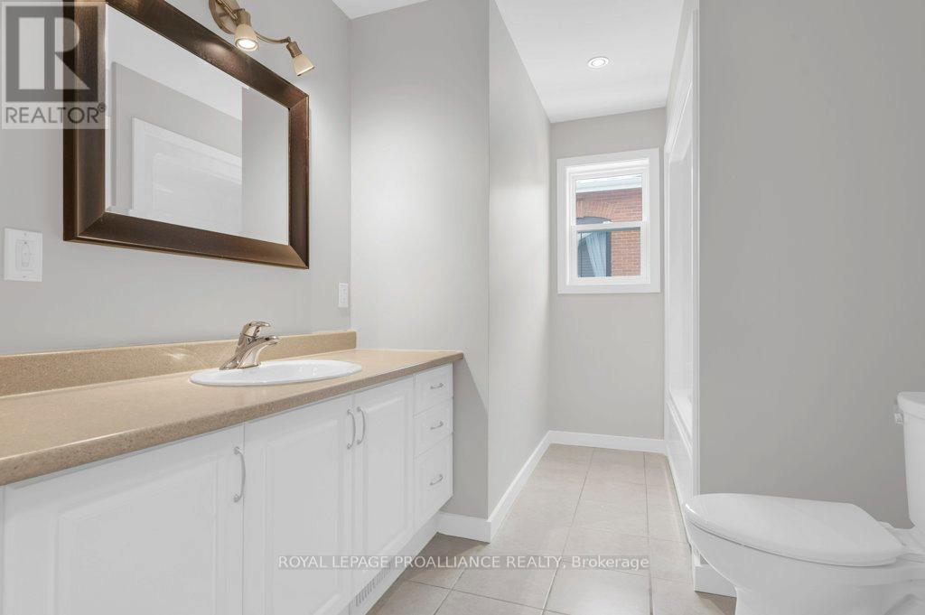 152 Cannifton Road N, Belleville, Ontario  K8P 2T1 - Photo 18 - X12542572