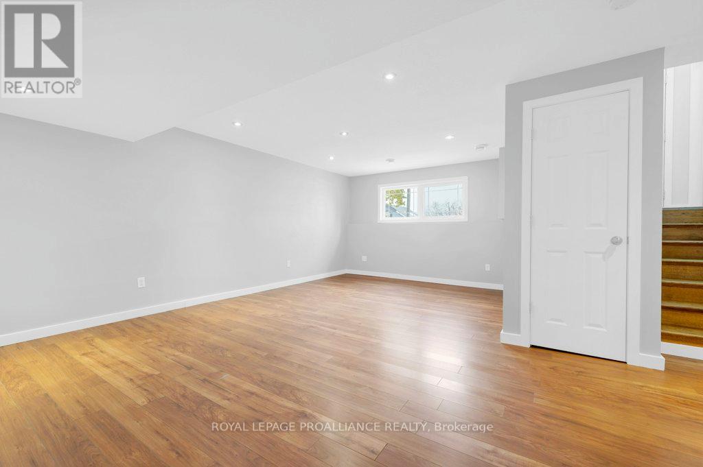 152 Cannifton Road N, Belleville, Ontario  K8P 2T1 - Photo 21 - X12542572