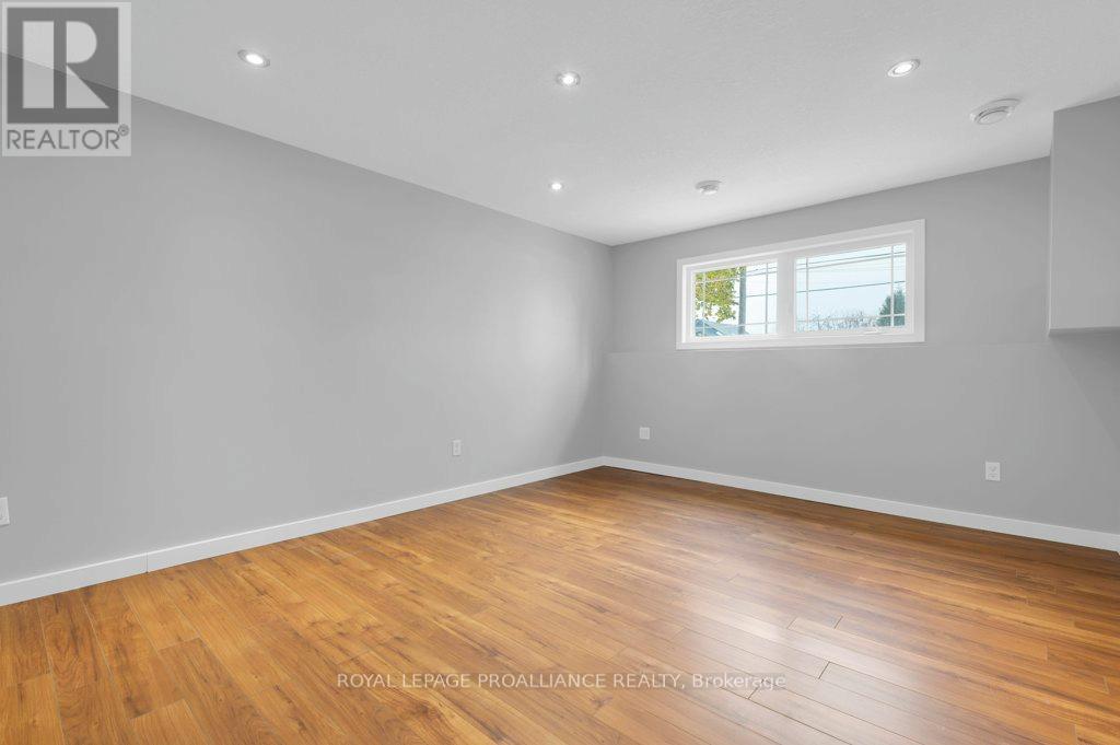 152 Cannifton Road N, Belleville, Ontario  K8P 2T1 - Photo 22 - X12542572