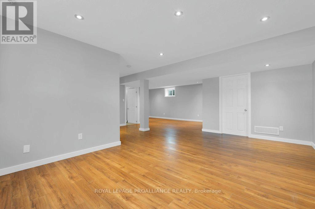 152 Cannifton Road N, Belleville, Ontario  K8P 2T1 - Photo 24 - X12542572