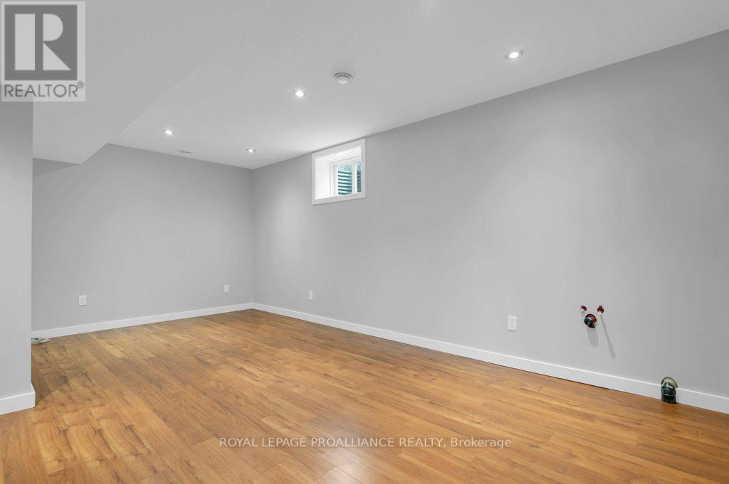 152 Cannifton Road N, Belleville, Ontario  K8P 2T1 - Photo 25 - X12542572