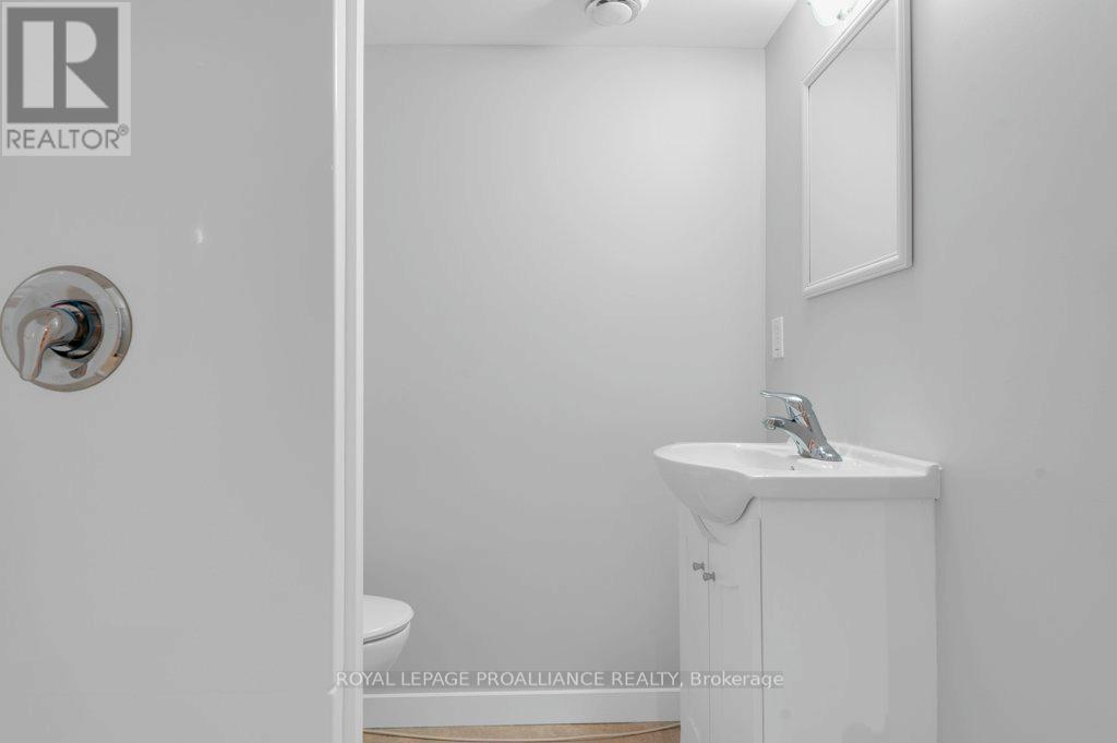 152 Cannifton Road N, Belleville, Ontario  K8P 2T1 - Photo 27 - X12542572