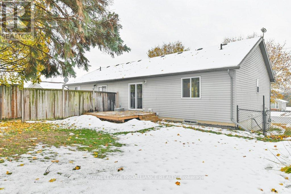 152 Cannifton Road N, Belleville, Ontario  K8P 2T1 - Photo 33 - X12542572