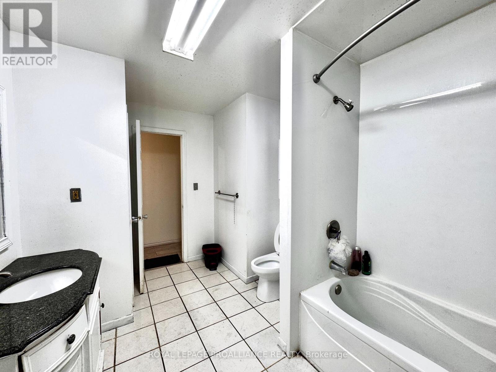 57 Donald Street, Belleville, Ontario  K8P 2J2 - Photo 8 - X12545042