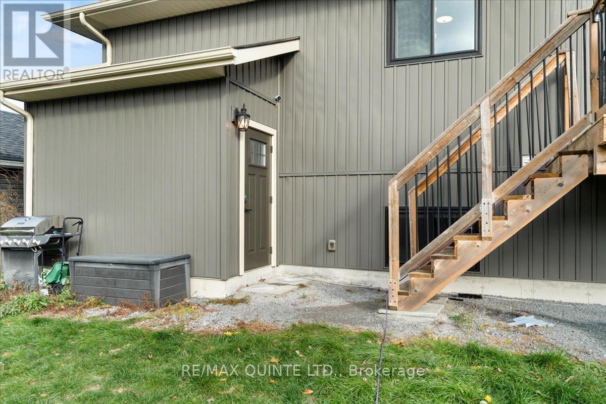 564 Sidney Street, Belleville, Ontario  K8P 4A2 - Photo 37 - X12545266