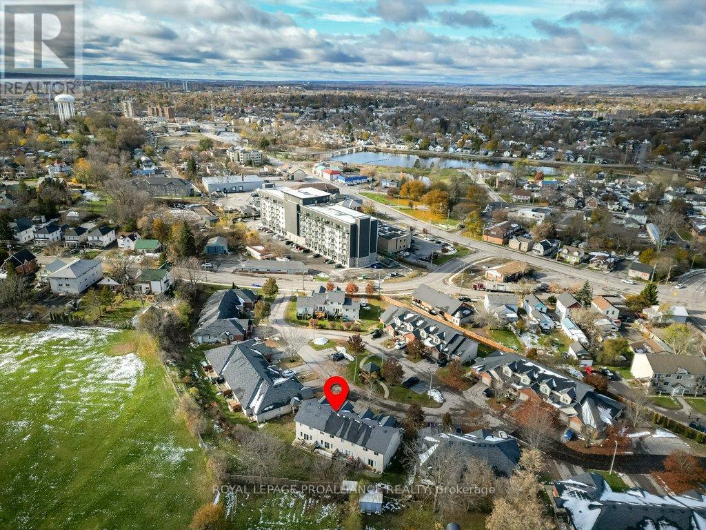 17 - 35 Albion Street, Belleville, Ontario  K8N 5Y8 - Photo 2 - X12545346